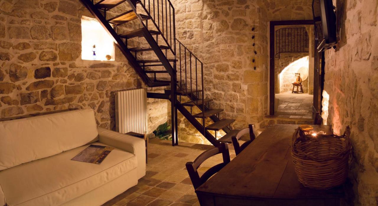 Case-Grotte Degli Avi, Esperienza Abitativa In Grotta Modica Extérieur photo