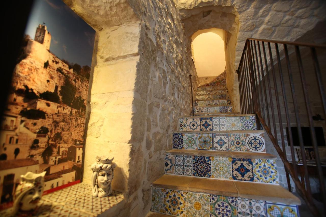 Case-Grotte Degli Avi, Esperienza Abitativa In Grotta Modica Extérieur photo