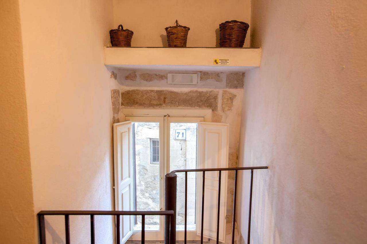 Case-Grotte Degli Avi, Esperienza Abitativa In Grotta Modica Extérieur photo