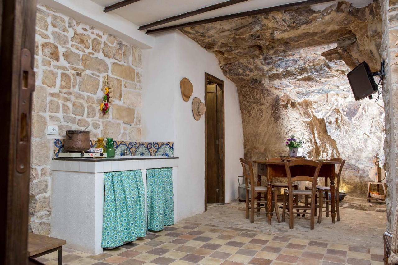 Case-Grotte Degli Avi, Esperienza Abitativa In Grotta Modica Extérieur photo