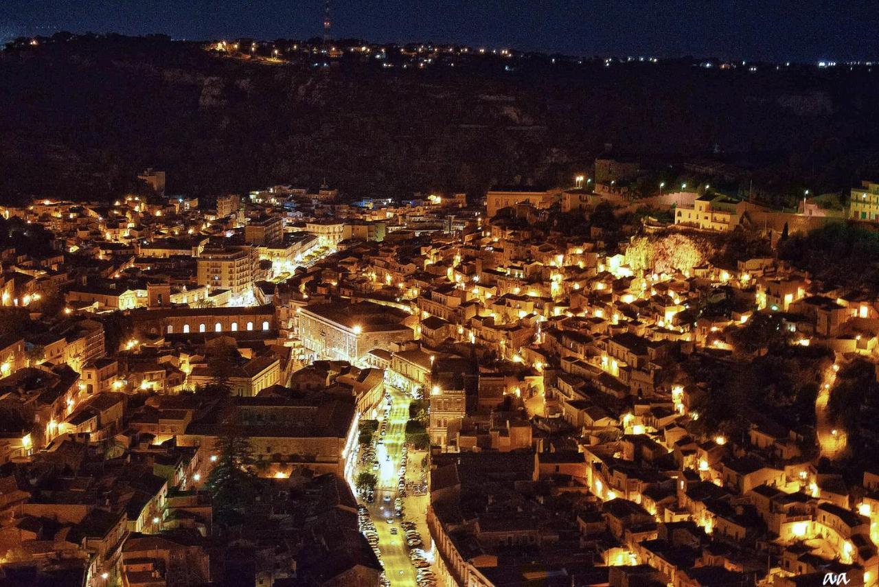 Case-Grotte Degli Avi, Esperienza Abitativa In Grotta Modica Extérieur photo