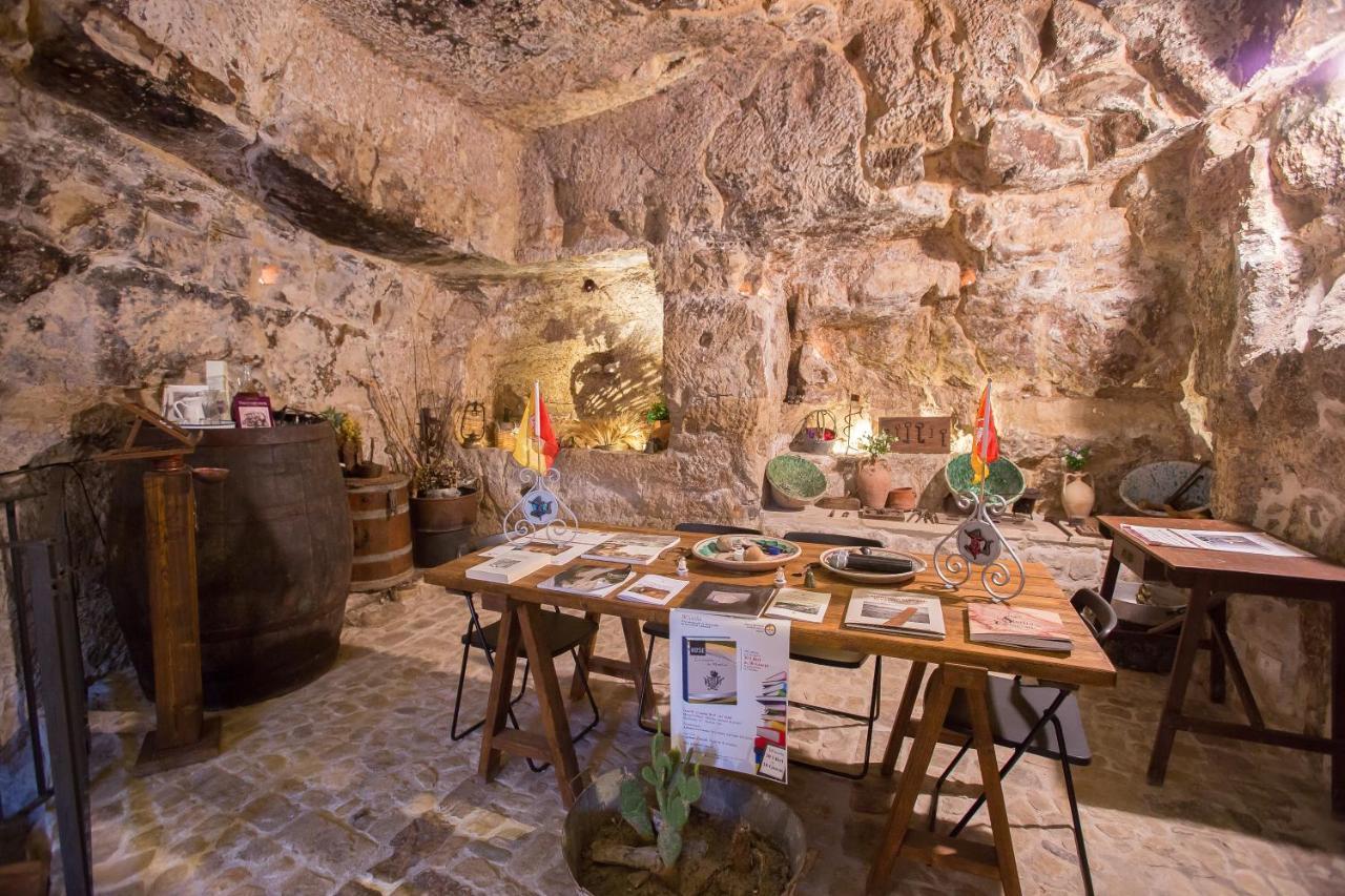 Case-Grotte Degli Avi, Esperienza Abitativa In Grotta Modica Extérieur photo