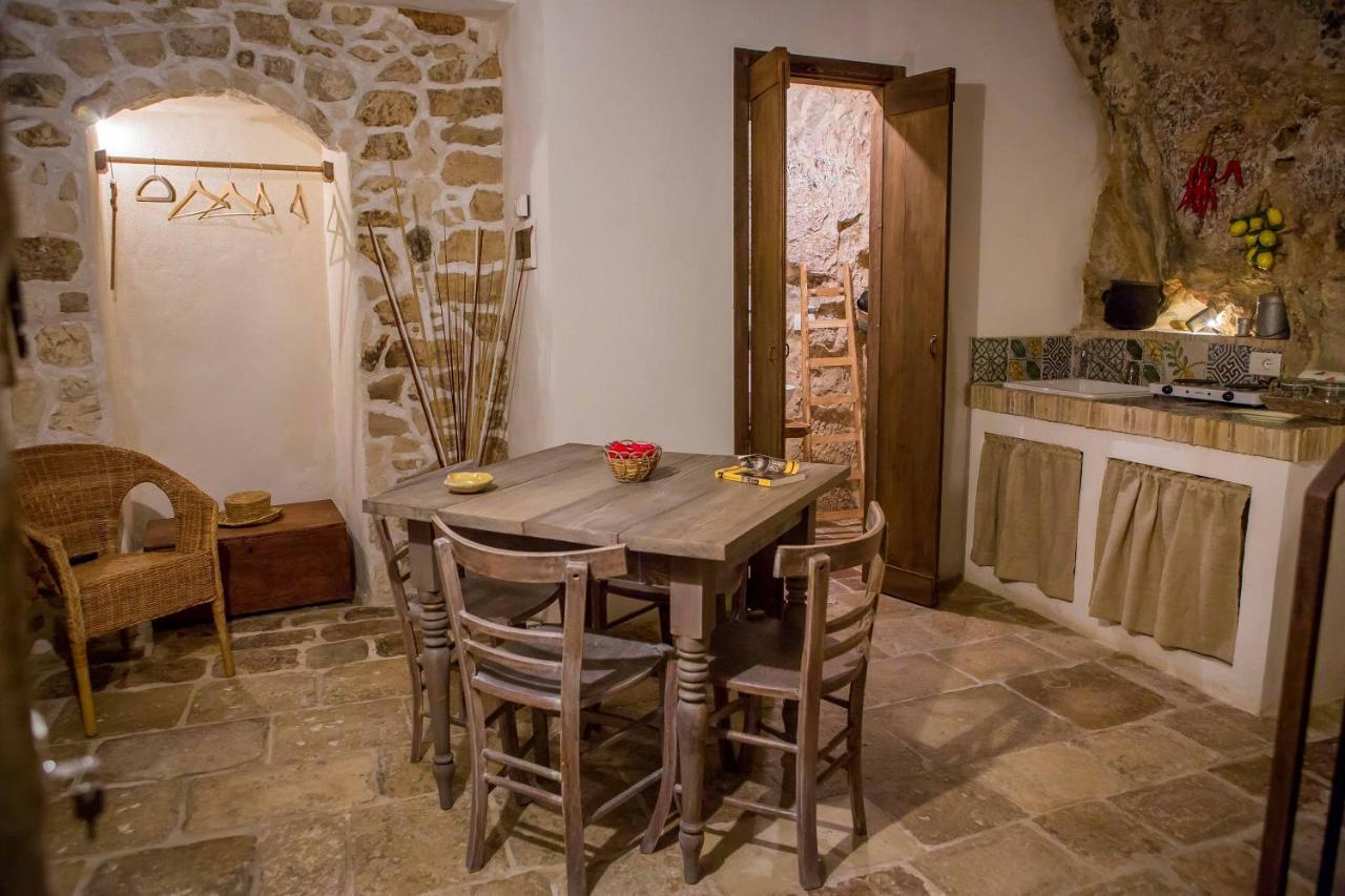 Case-Grotte Degli Avi, Esperienza Abitativa In Grotta Modica Extérieur photo